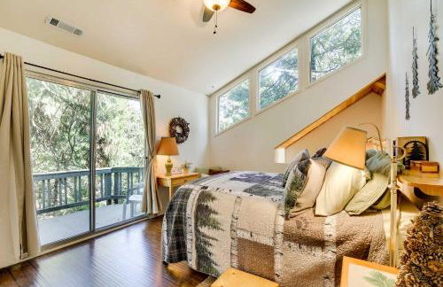 Peaceful Pines Running Springs Home with 3 Decks - Foto 10