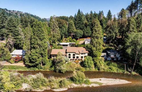 On McKenzie River! Home with Scenic Sunroom - Foto 42