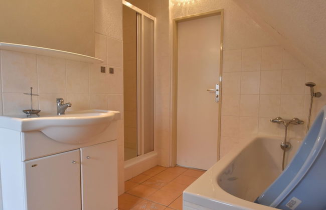 Lavish Holiday Home in Abertamy near Ski Area - Photo 10