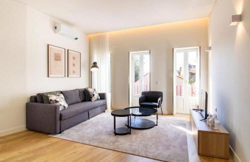 Caldeireiros 95 by LovelyStay - Photo 1