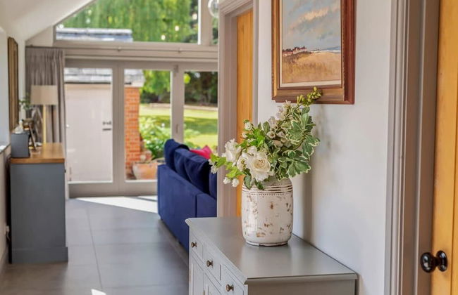 Luxury Home With Large Garden - The School House - Foto 9