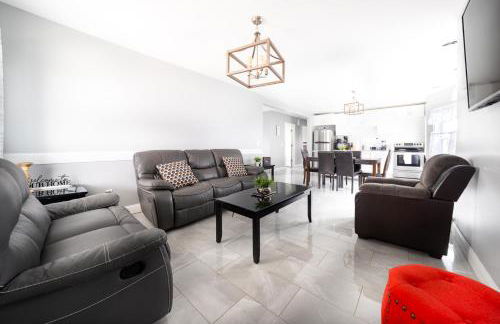 Large-Group Ready 8BR Home Near Niagara Falls & Casino - Foto 24