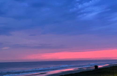 Lindo Studio Matinhos Prédio na beira mar. - Foto 13