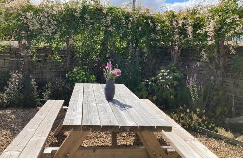The Shearer's Hut in the Peak Park - Photo 11