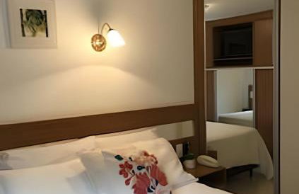 Espaçoso Flat com Varanda no Cavalinho Branco - Foto 3