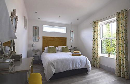 Beautiful Lodge in Newmarket with parking - Foto 6