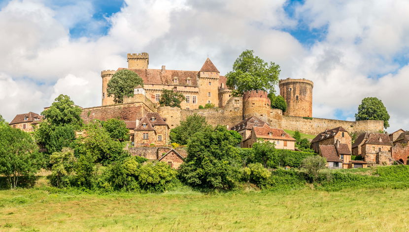 Ingresso do castelo de Castelnau-Bretenoux