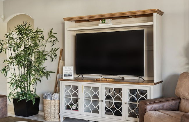 Family Paradise With Private Heated Pool 5 Bedroom Home by RedAwning - Photo 22