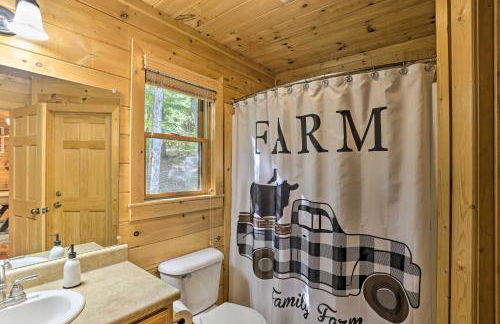Lovely Log Cabin and Bunkhouse with Views and Yard! - Foto 23
