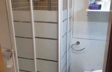 2F, Aire Acondic, 80m2, 2 dormitorios, 4 huéspedes, WIFI GRATIS - Foto 3