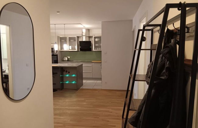 City Center Modern Retreat - Photo 15