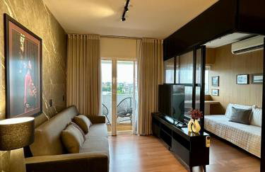 Apto 1405 com Piscina e Academia 2 Quartos Ar Condicionado no Centro Cívico com Garagem - Foto 1