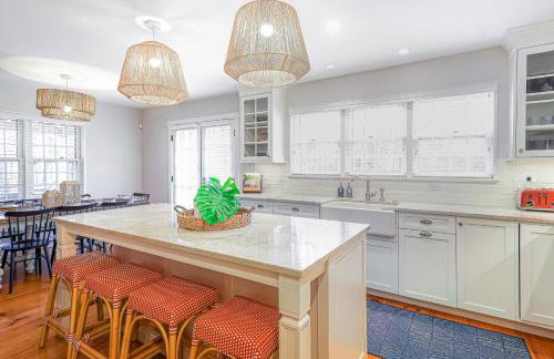 Close to Dtwn Nantucket! Group Getaway with Patio - Foto 33