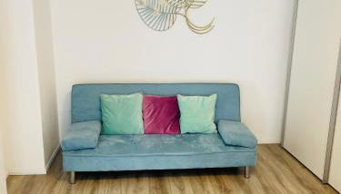 Prime Host Balcony Apartment - Photo 5