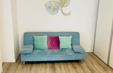 Prime Host Balcony Apartment - Photo 5