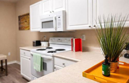 Boutique Condo with Patio Heart of Downtown Memphis Gated Parking - Foto 28