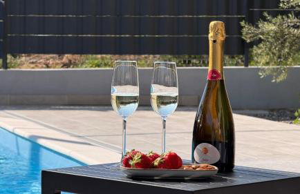 Modern Luxury Apartment Ivana, With two Patios - Photo 2