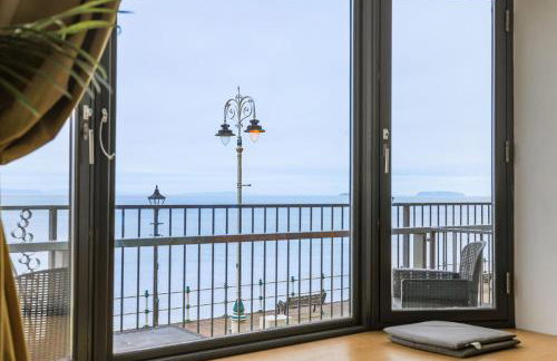 Luxury 1BR Seafront Apartment - Foto 19