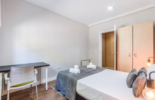 AH- Diseño y alma madrileña cerca a Plaza Mayor - Photo 13