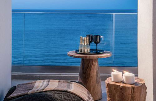 Khroma Luxury Suite 3- Beach front apartment - Photo 13