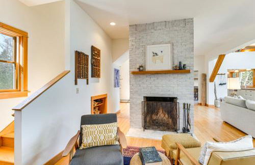 Chic Addison Home with Fire Pit on 8 Private Acres! - Photo 4