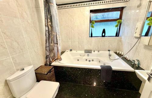 Indoor Heated Pool - Large Family Home - Sleeps 12 - Near Bournemouth Beach - Photo 38