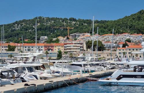 ANGEL BY THE SEA LUXE Apartment - Photo 42