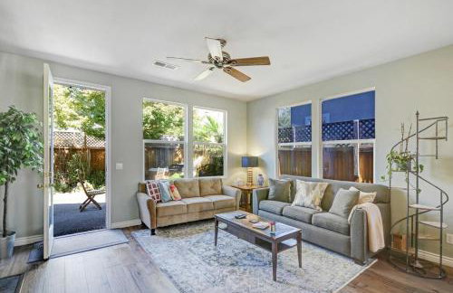 Wine Country Retreat with Hot Tub & Mini Golf - Foto 8