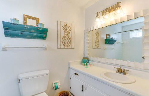 Ocean Views and Deck Family Home, Steps From Beach - Foto 19