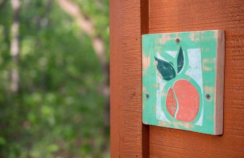 The Peach Perch - Ridgetop Tiny Home, and 20 Minutes to Asheville! - Foto 15