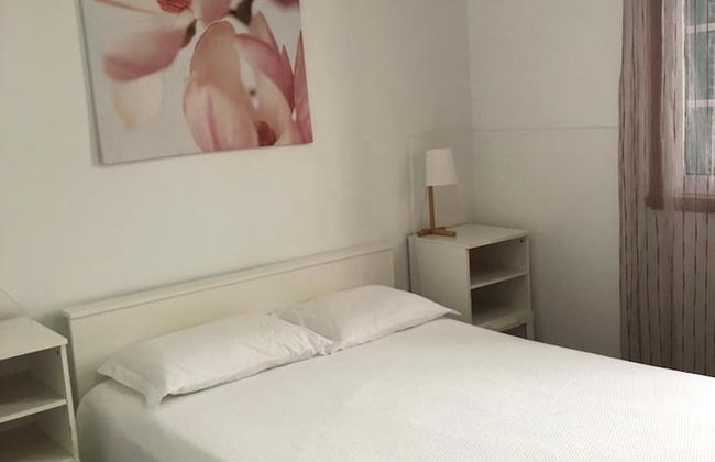 Spacious, Garden, and Private Parking - Foto 2