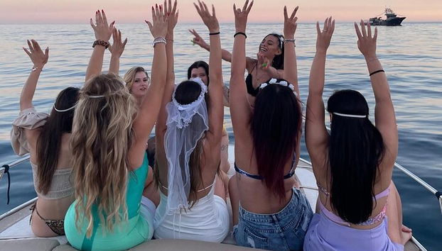 Crucero al atardecer por la costa de Capri y Sorrento en barco Todo incluido - Foto 4