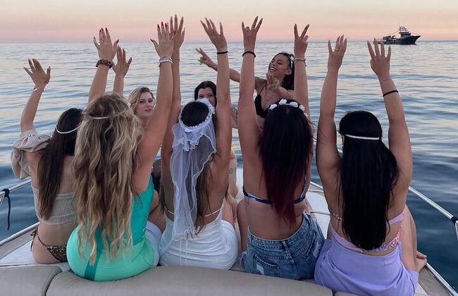 Crucero al atardecer por la costa de Capri y Sorrento en barco Todo incluido - Foto 4