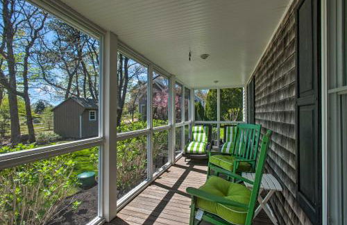 Traditional Marthas Vineyard Home with Porch and Yard - Foto 28