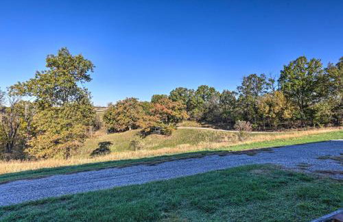 Family Farmhouse on 160-Acre Ranch with Hiking Trail - Foto 34