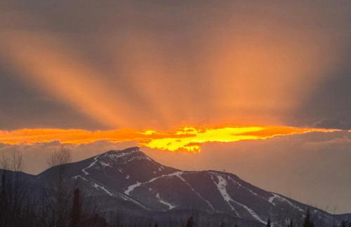 Private 2 Bedroom Lofted Garage Getaway - Foto 2