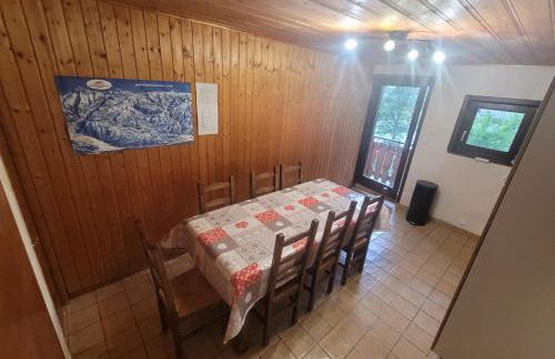 Chalet familial authentique et spacieux 2 chambres 4 à 6 personnes avec parking proche des remontées - Foto 11