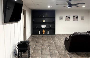 Peaceful Lake House - Photo 29