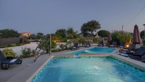 Charming villa Nera with pool and hydromassage near the beach - Foto 2