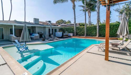 Modern Pool house with hot tub and relaxing backyard - Foto 2