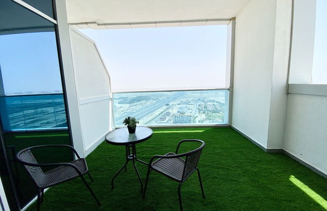 Marco Polo - Pastel Studio with Stunning Aerial City Views - Photo 11