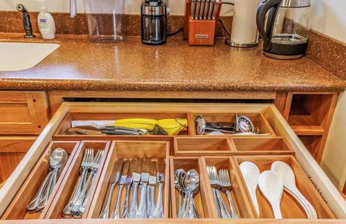 Walk-In Skiing/Tubing Across at Summit East - Foto 16