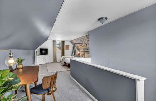 Swim and Relax In our Pool and Hot Tub and Recently Renovated - Foto 26