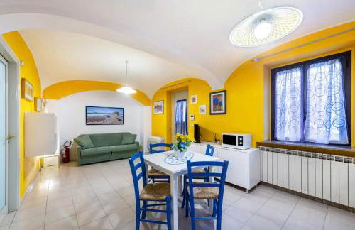 Bilocale in centro con parcheggio gratuito 4 persone - Foto 1