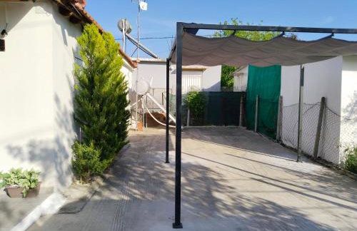 Io's Guest House - Photo 6