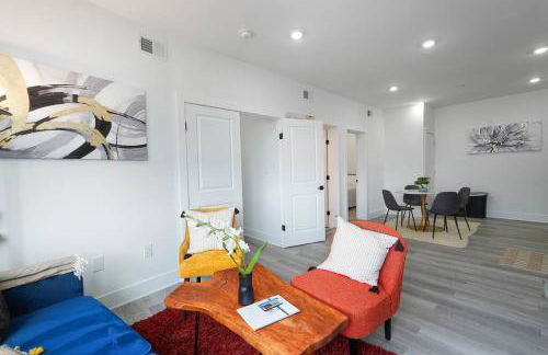 Enjoy City Skyline Views from private RoofDeck! - Foto 9