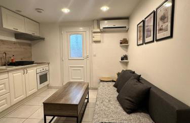 Jolie appartement Nice proche mer et aéroport Une chambre plus salon avec cuisine - Photo 2