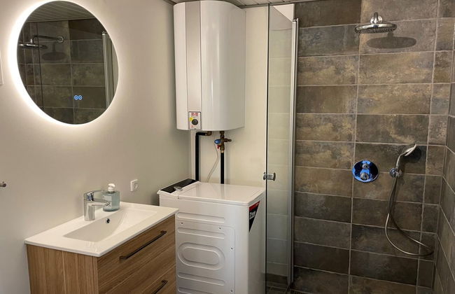 "Roar" - 500m from the sea - Photo 6