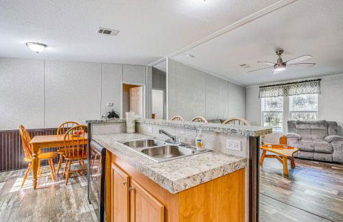 7 Mi to Crystal River Home with Yard and Fire Pit! - Foto 10