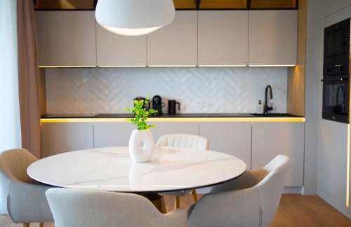 Marina Ostróda IV - super widok na jezioro, 10 m do wody, taras i balkon, winda, klima, garaż - Foto 4